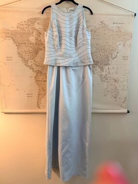 Gorgeous Zola Evening Light Blue Beaded Two-Piece Formal Gown Size 10